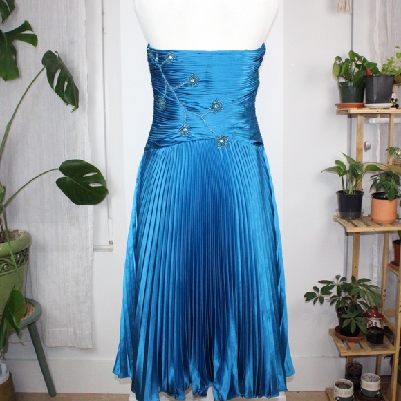 Night Scene Vintage Strapless Teal Pleated Beaded Formal Dress - Picture 6 of 8